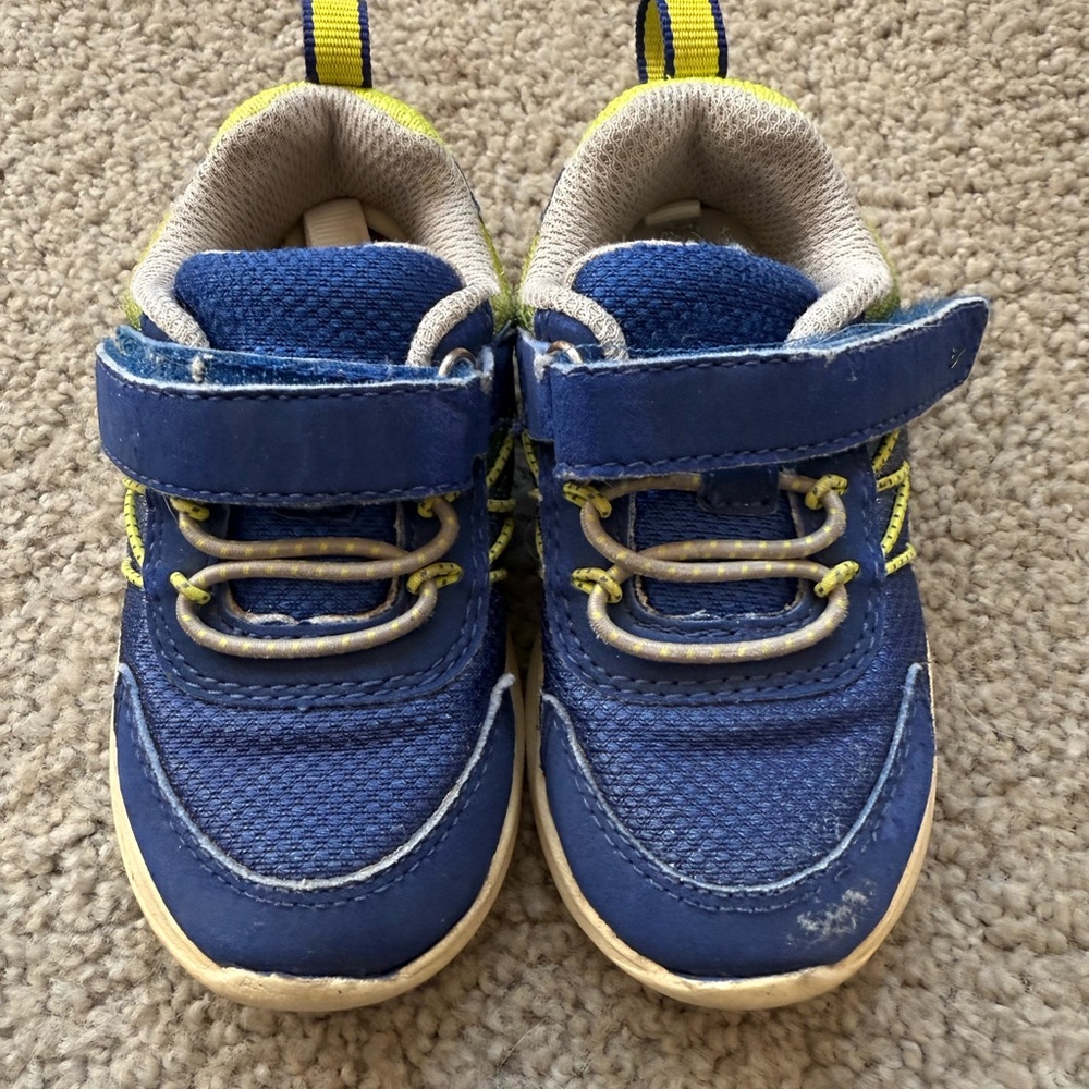 Boys stride rite 360 blue and green sneakers